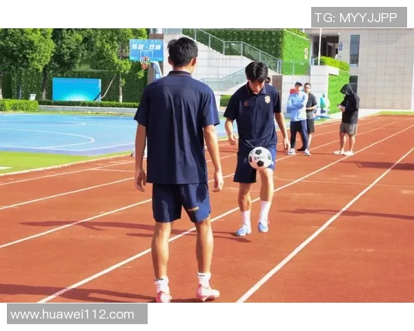 追随绿茵传奇见证足球巨星拼搏精神点燃梦想力量