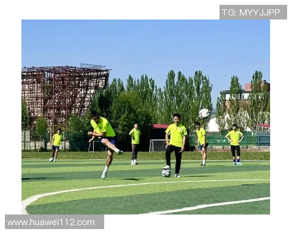 当国外球星在绿茵场上纵情驰骋展现足球艺术魅力瞬间